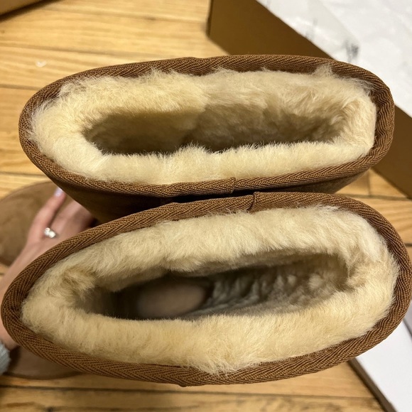 Chestnut colored tall ugg boots - Picture 7 of 12